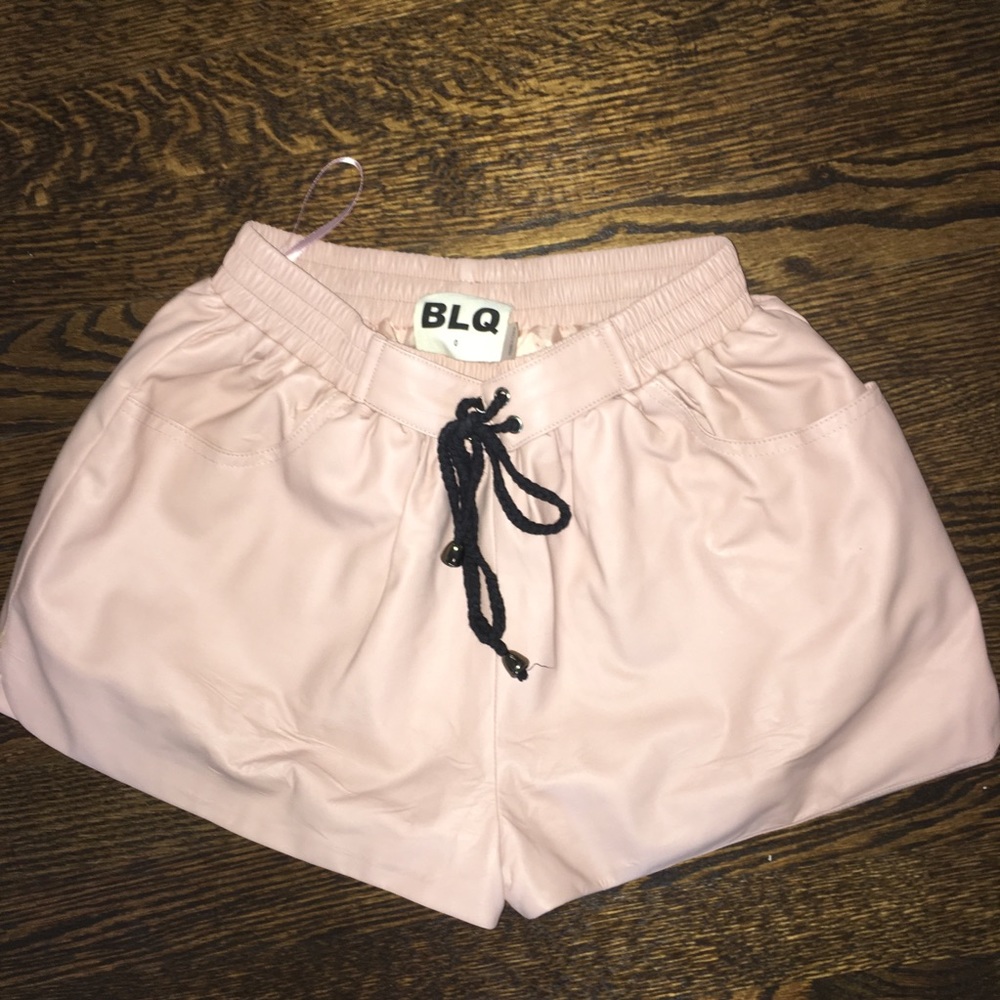 BLQ vegan leather blush shorts - Picture 2 of 5